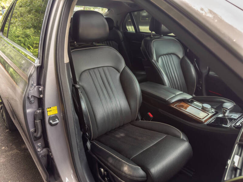 2018 Genesis G90