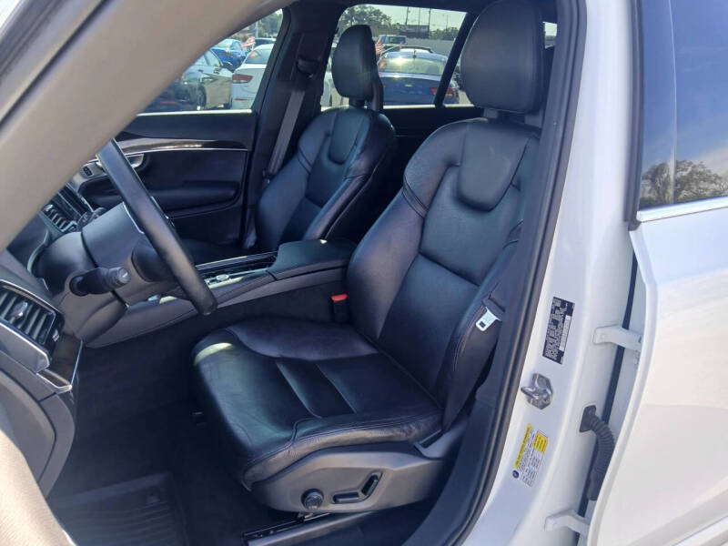 2018 Volvo XC90 T6 Momentum