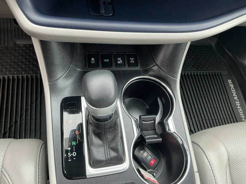 2017 Toyota Highlander Limited Platinum