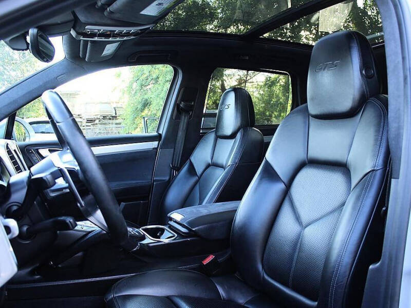 2016 Porsche Cayenne GTS