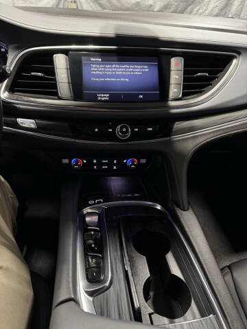 2023 Buick Enclave Essence