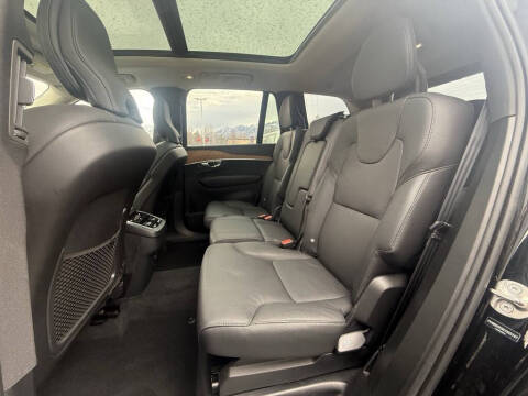 2025 Volvo XC90 B6 Plus Bright Theme 7P