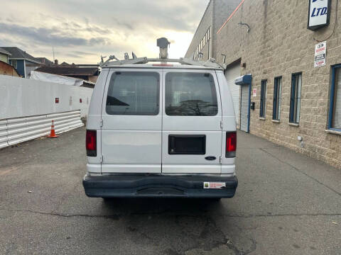 2010 Ford E-Series E-250