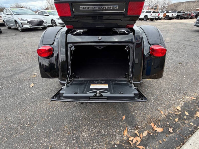 2013 Harley-Davidson TRIKE FLHTCUTG