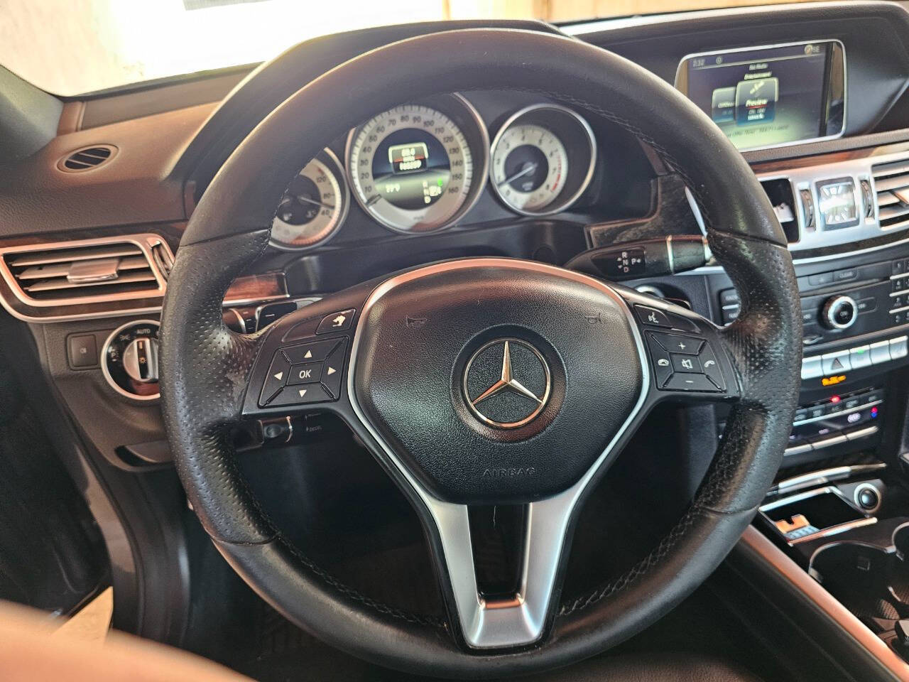 2016 Mercedes-Benz E-Class 24