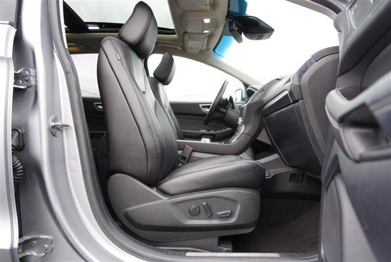 2020 Ford Edge Titanium