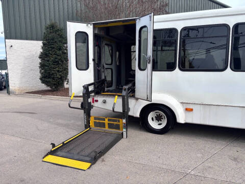 2014 Ford E-Series E-350 SD