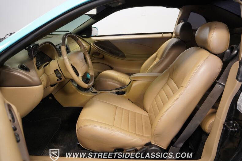 2004 Ford Mustang GT Deluxe