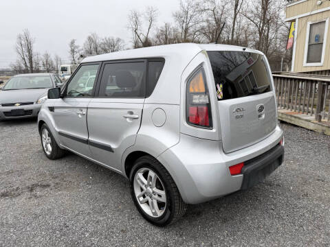 2011 Kia Soul +