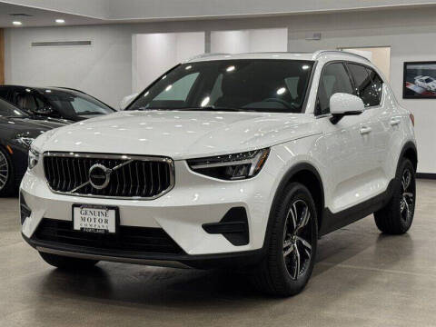 2025 Volvo XC40 B5 Core Bright Theme