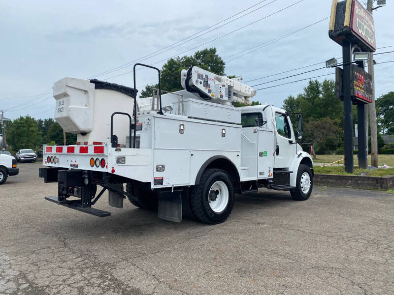 2015 Freightliner M2 106
