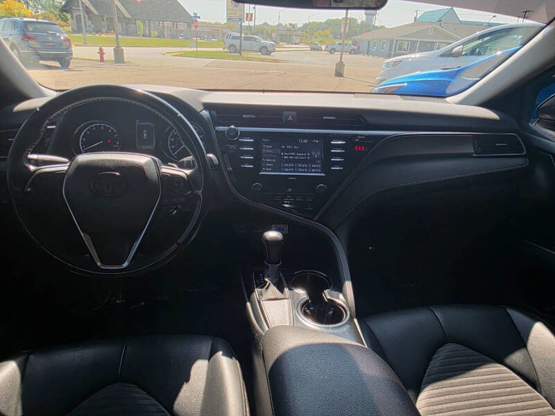 2020 Toyota Camry SE