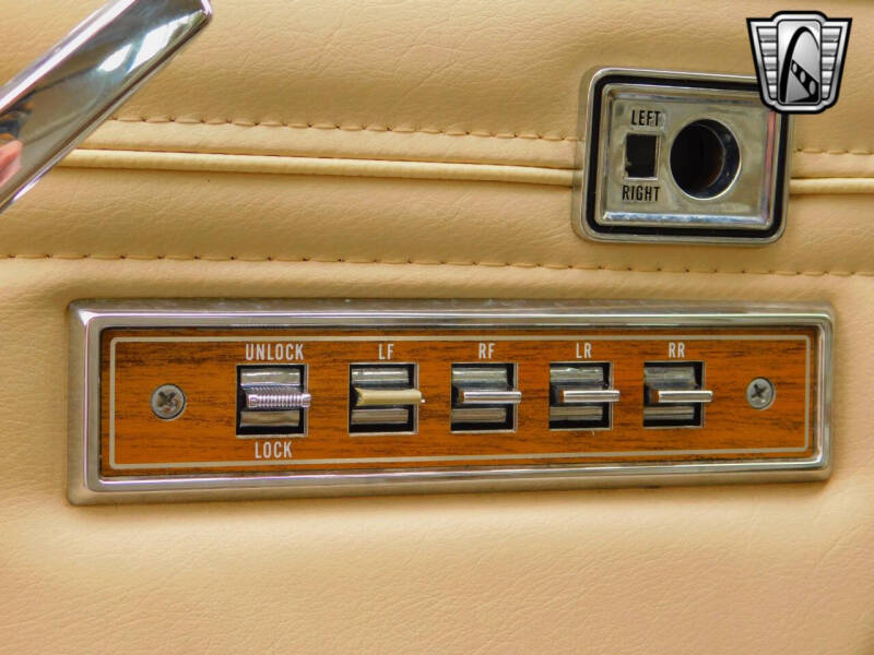 1989 Jeep Grand Wagoneer