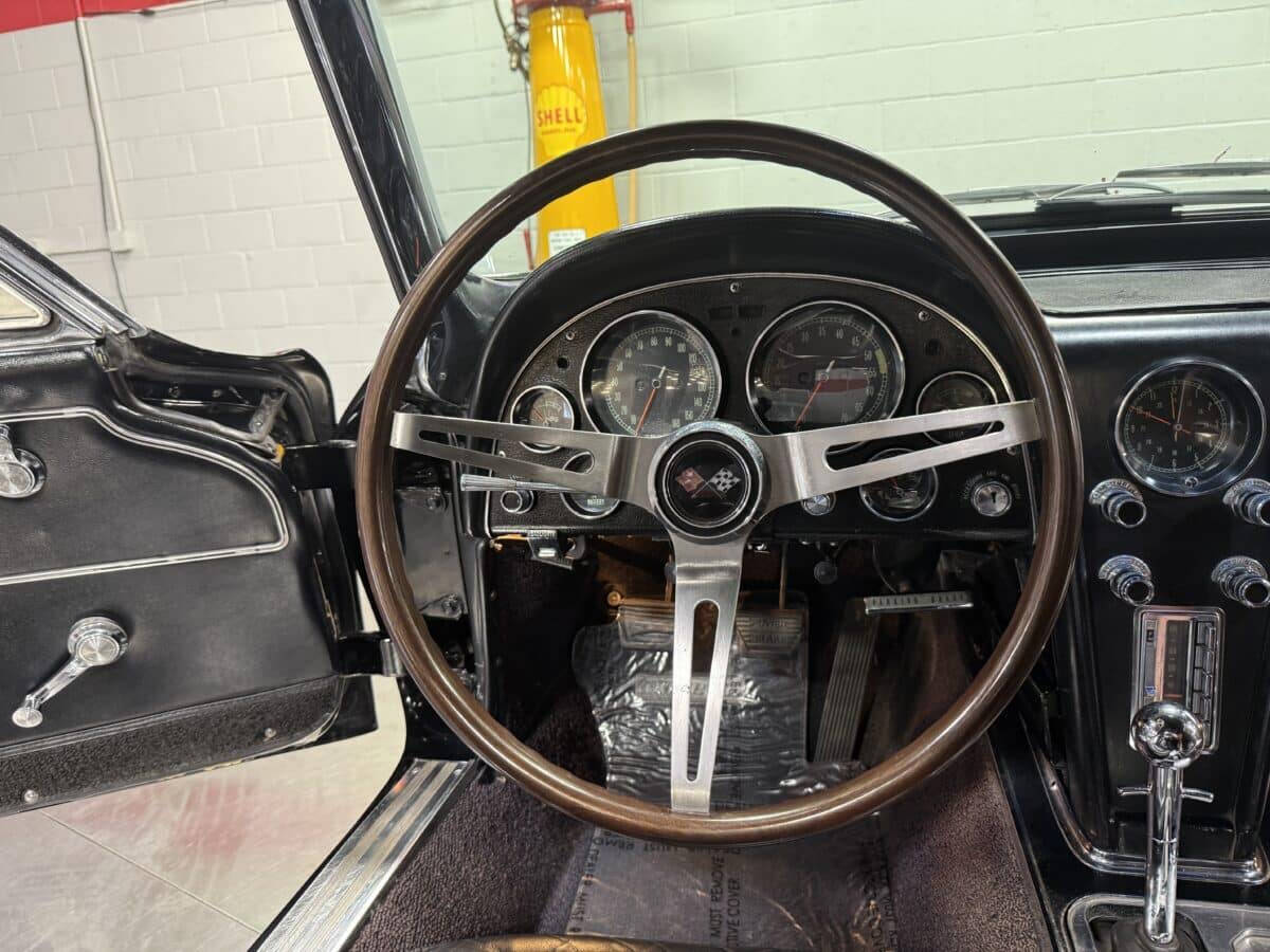 1966 Chevrolet Corvette 77