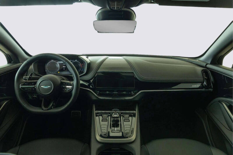 2026 Aston Martin DBX 707