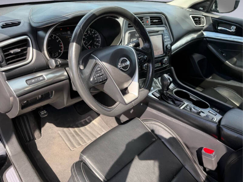 2023 Nissan Maxima