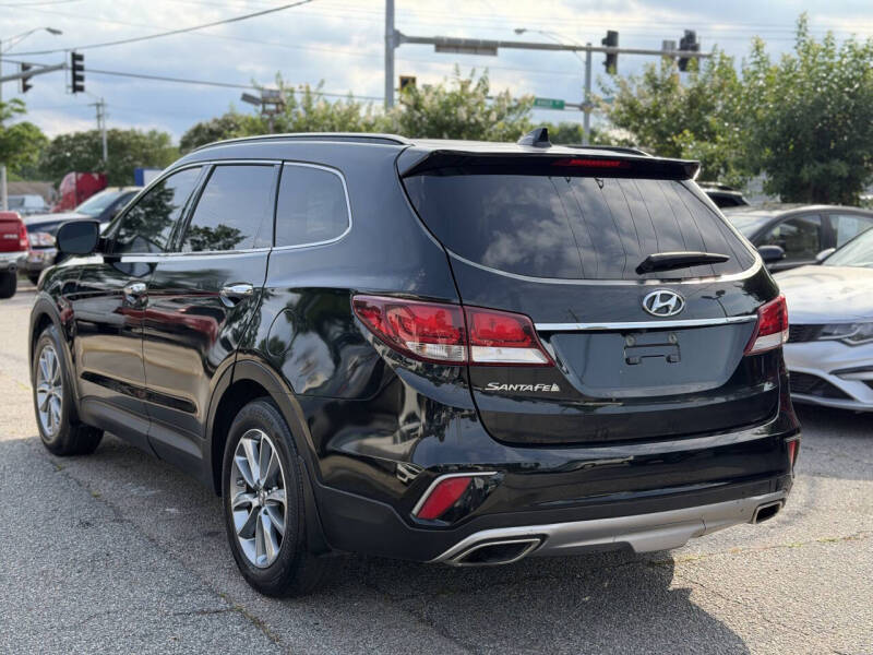 2017 Hyundai Santa Fe SE
