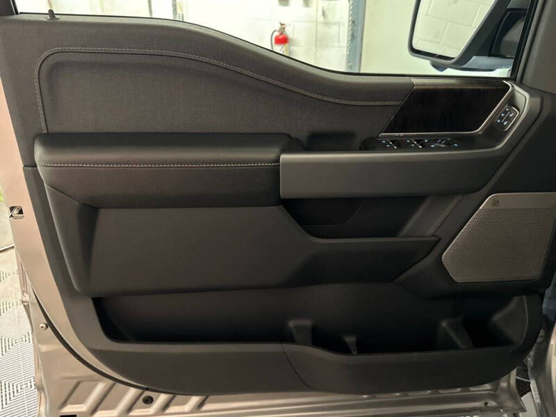 2022 Ford F-150 Lightning Lariat