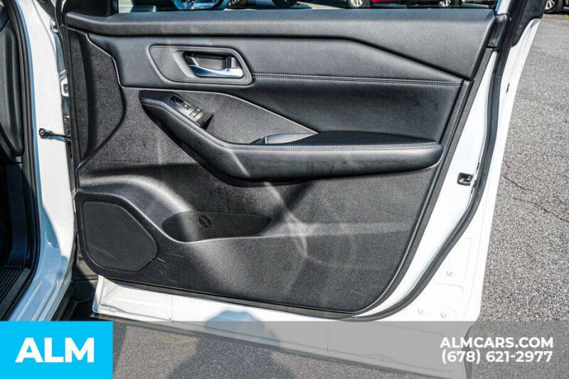 2025 Nissan Rogue SL