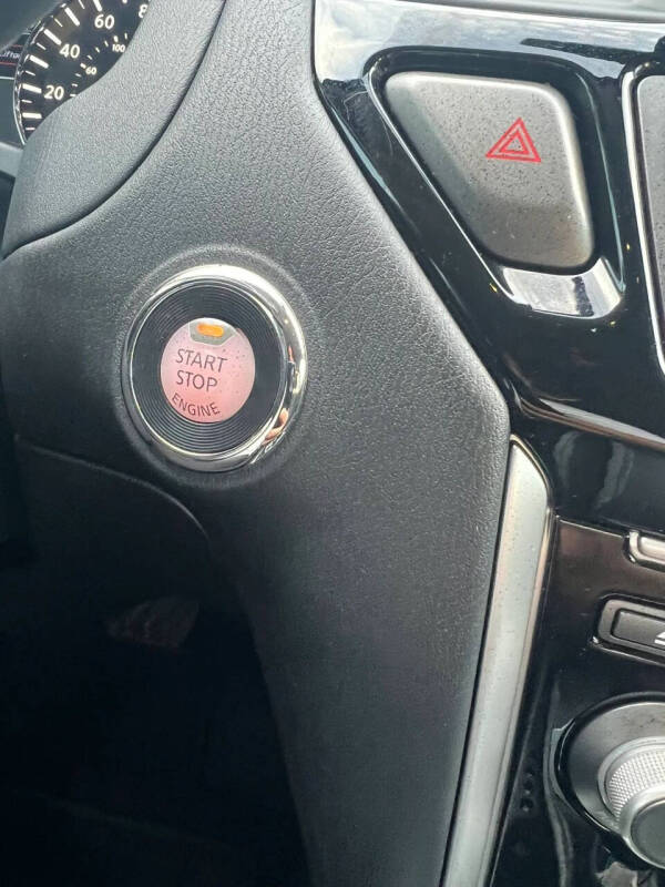 2020 Nissan Pathfinder SV