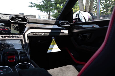 2024 Lamborghini Urus Performante