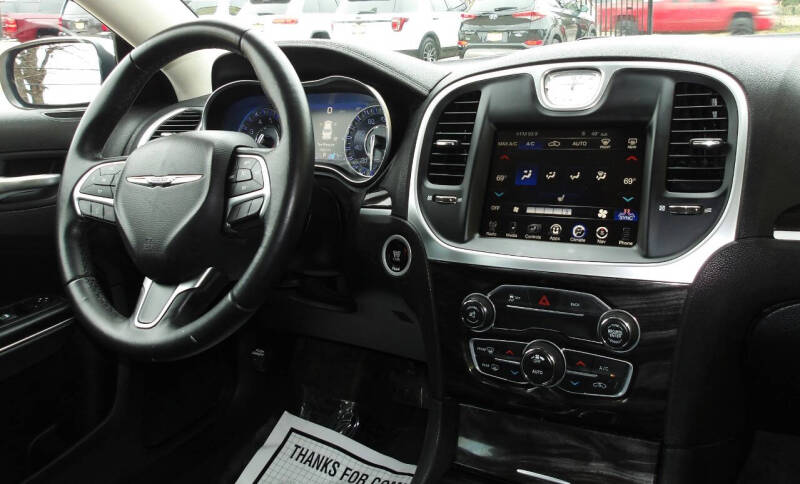 2015 Chrysler 300 Limited