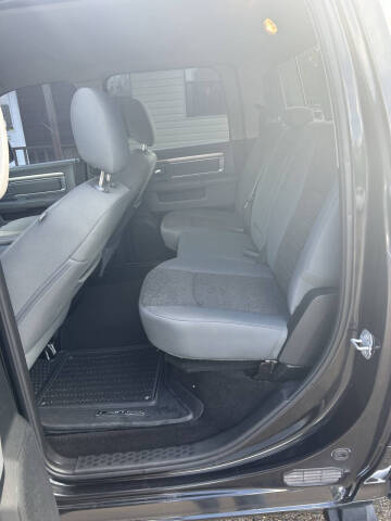 2017 RAM 1500 SLT
