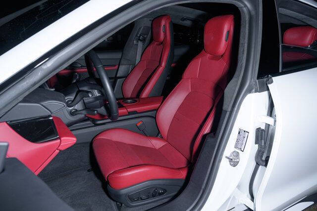 2021 Porsche Taycan Turbo