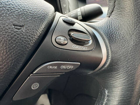 2011 Infiniti M37