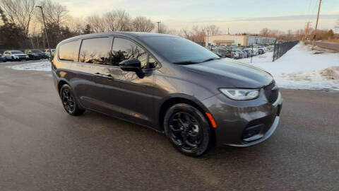 2023 Chrysler Pacifica Plug-In Hybrid Limited