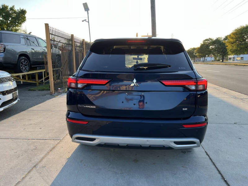 2024 Mitsubishi Outlander SE