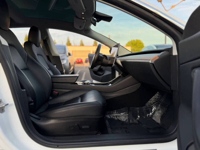2019 Tesla Model 3 Long Range