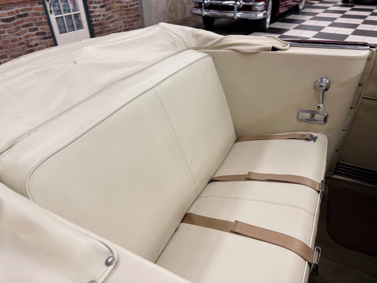 1952 Studebaker Commander 16
