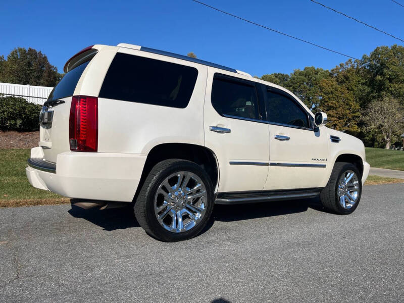 2007 Cadillac Escalade Base photo 7