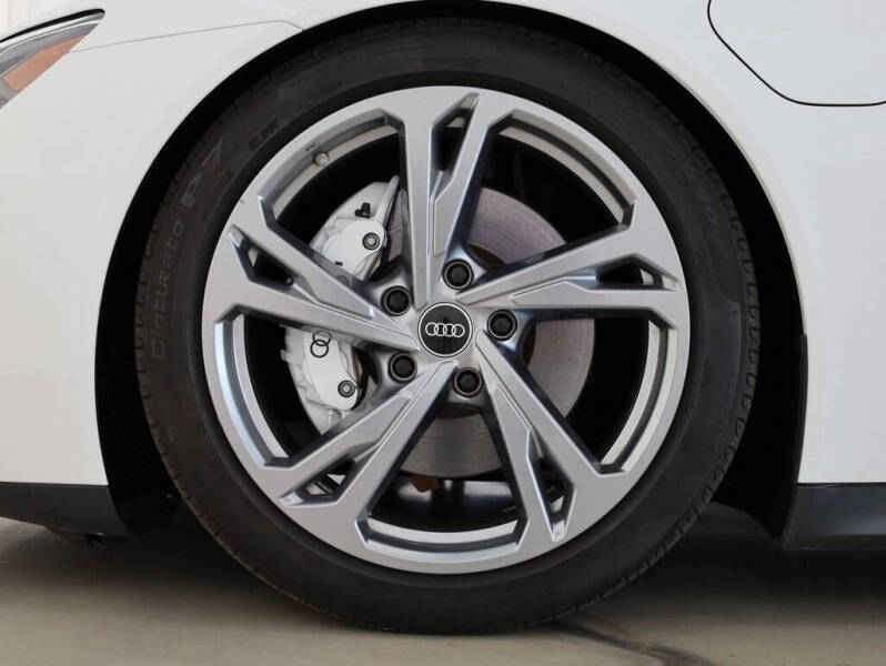 2022 Audi e-tron GT quattro Premium Plus