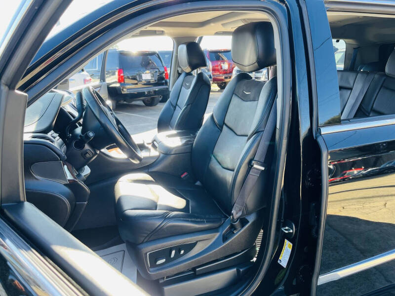 2016 Cadillac Escalade Luxury Collection