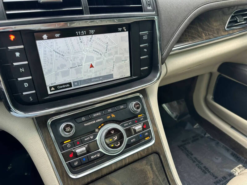2017 Lincoln Continental Select