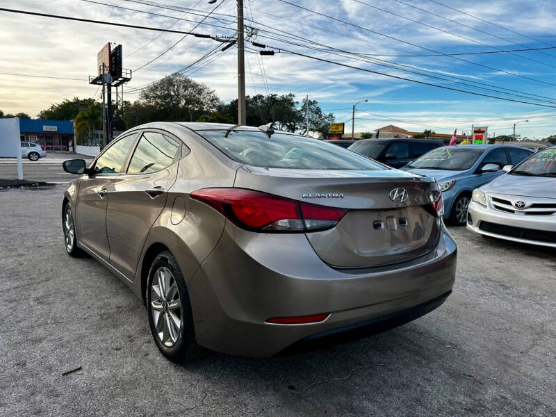 2016 Hyundai Elantra SE