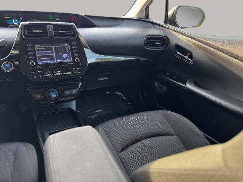 2021 Toyota Prius LE