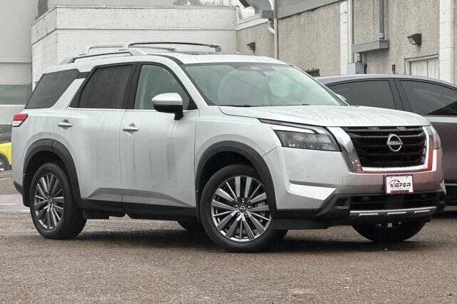 Silver 2025 Nissan Pathfinder SL AWD SL 4dr SUV 2