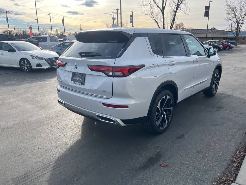 2024 Mitsubishi Outlander for sale at Axio Auto Boise in Boise, ID