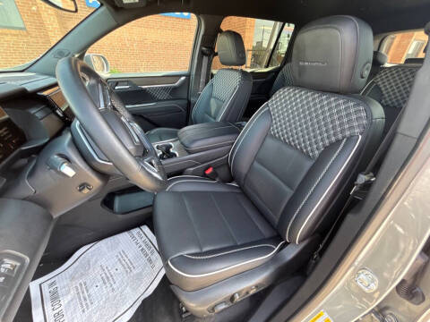 2025 GMC Acadia Denali