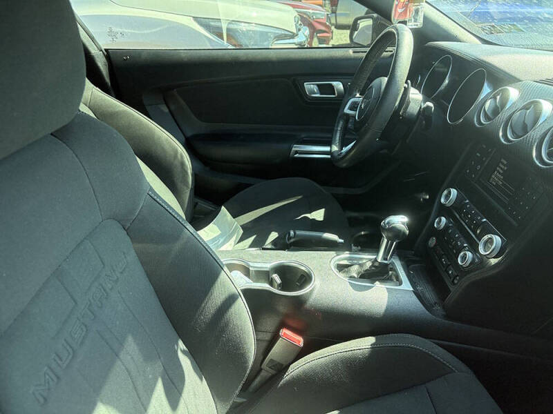 2020 Ford Mustang EcoBoost