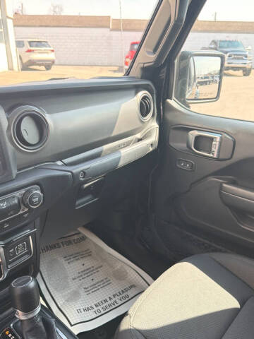 2023 Jeep Gladiator Sport S