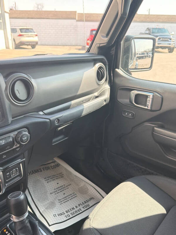 2023 Jeep Gladiator Sport S
