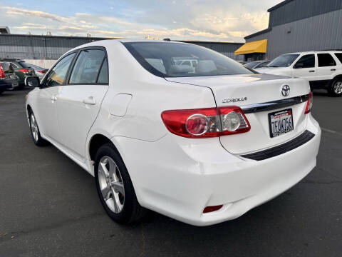 2012 Toyota Corolla LE