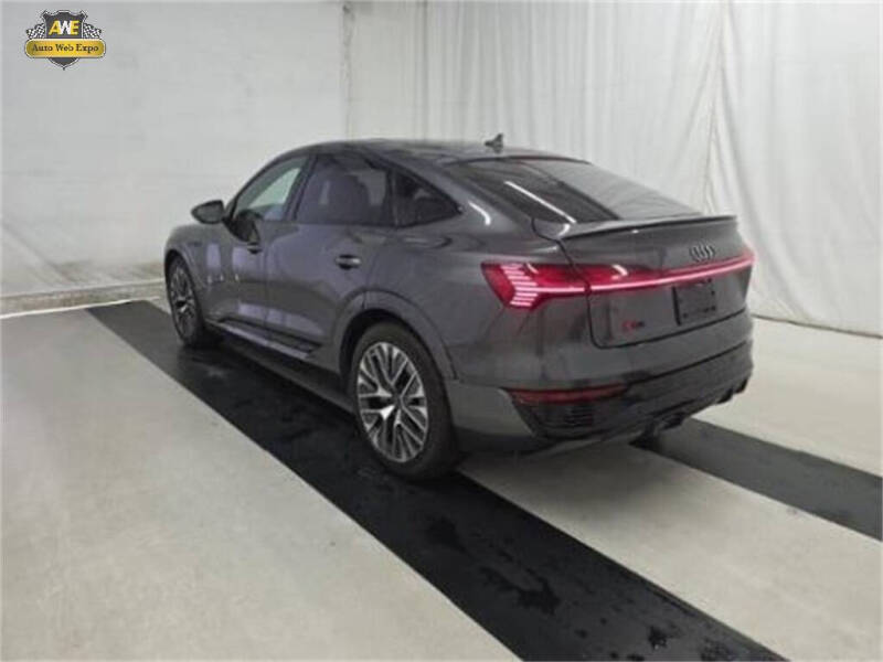 2024 Audi Q8 Sportback e-tron quattro Premium Plus S line