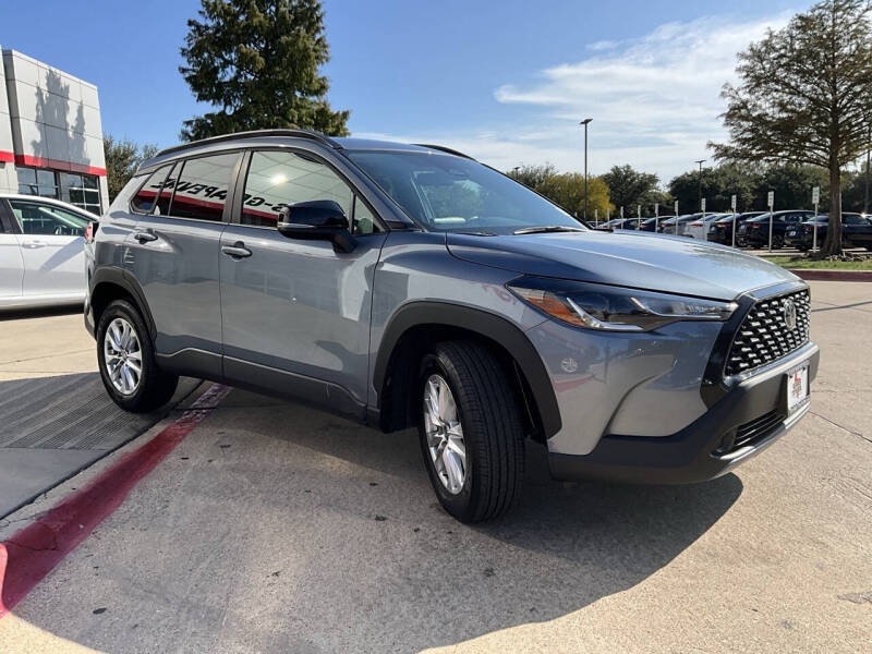 2025 Toyota Corolla Cross LE