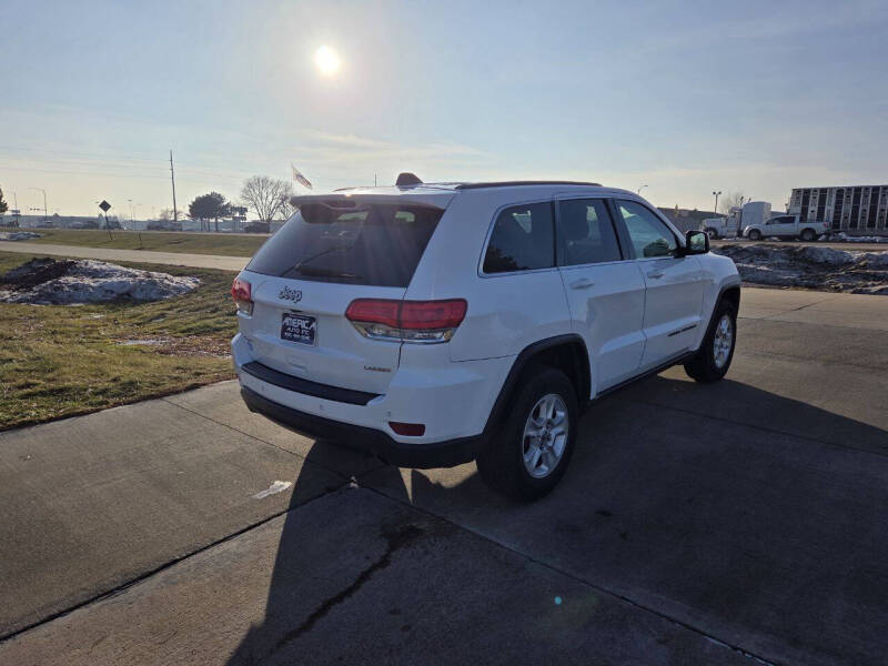 2017 Jeep Grand Cherokee Laredo