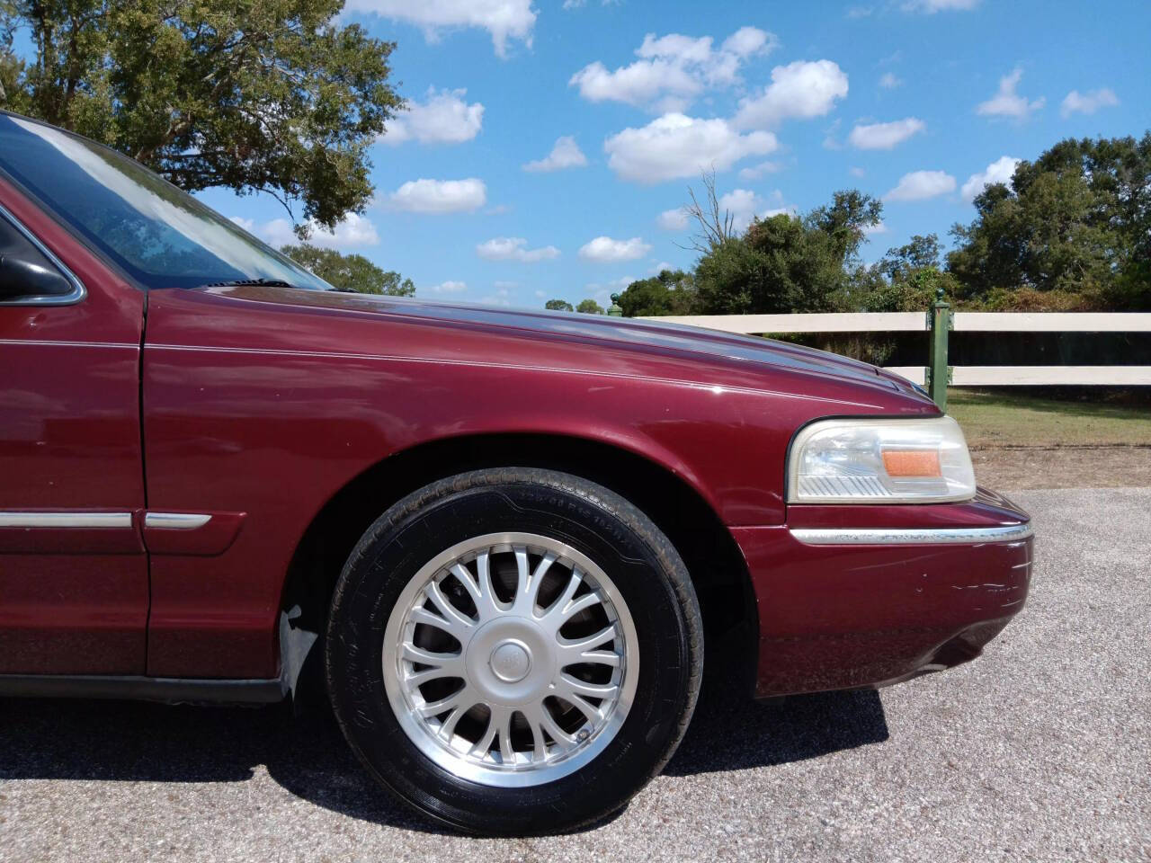 2006 Mercury Grand Marquis for sale at AUTOPLUG 360 in Stafford, TX